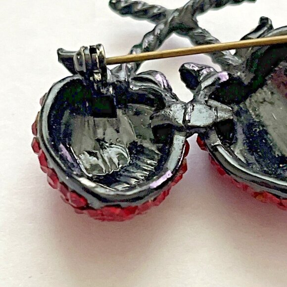 Weiss Strawberry Lapel Brooch Pin Vintage - Picture 5 of 12